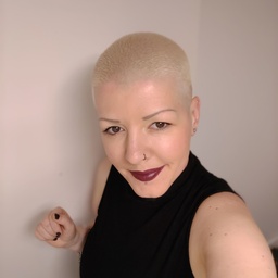 Tânia R.
